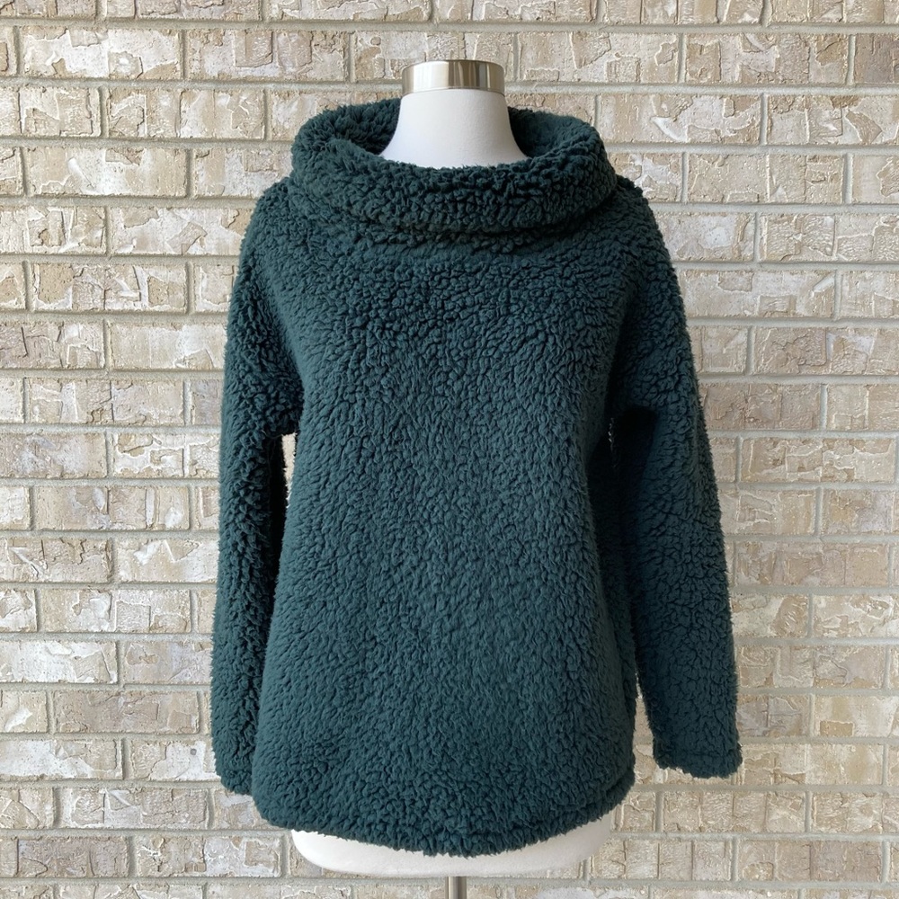 Ama new day Sherpa Like Cowl Neck Sweater Size S 🌸